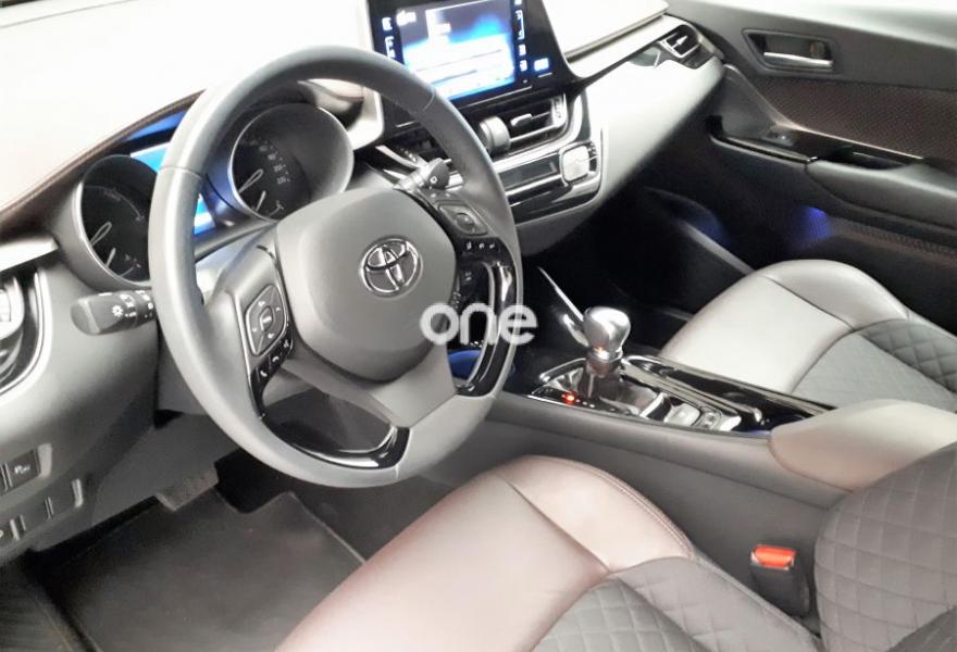 TOYOTA C-HR 2017