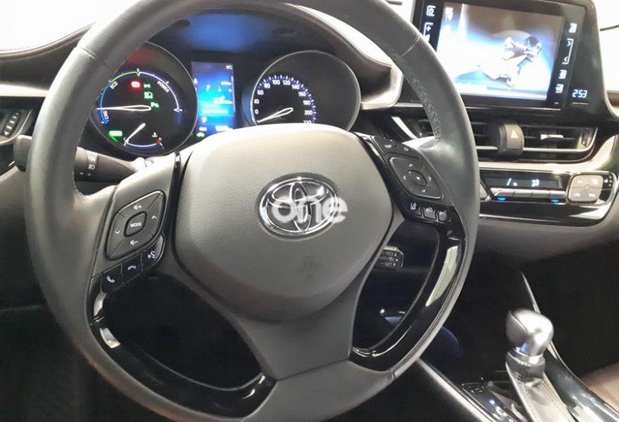 TOYOTA C-HR 2017