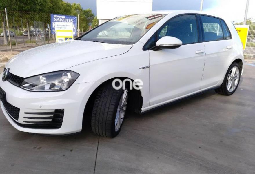 VOLKSWAGEN Golf 2015