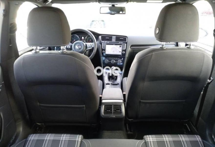 VOLKSWAGEN Golf 2015