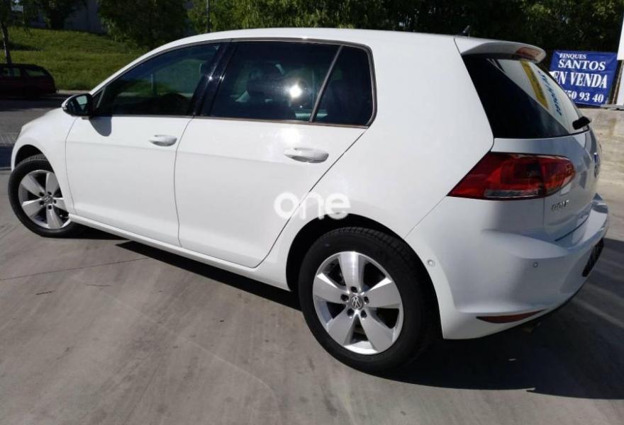 VOLKSWAGEN Golf 2015
