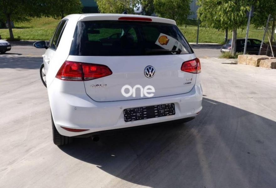 VOLKSWAGEN Golf 2015