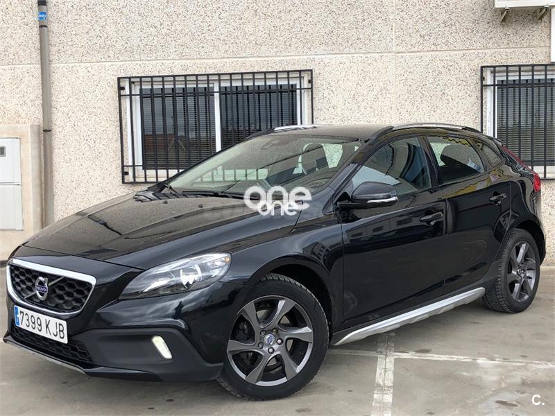 VOLVO V40 Cross Country 2015