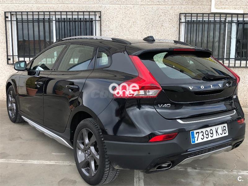 VOLVO V40 Cross Country 2015