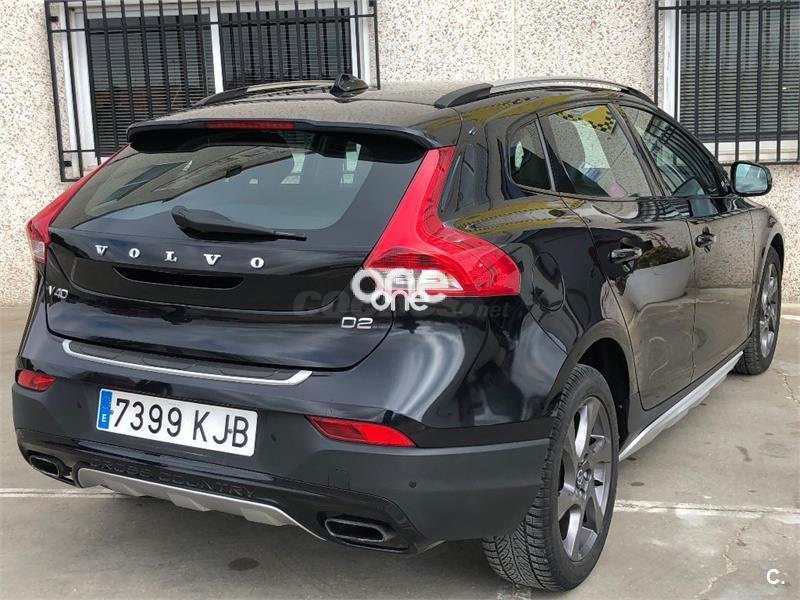 VOLVO V40 Cross Country 2015
