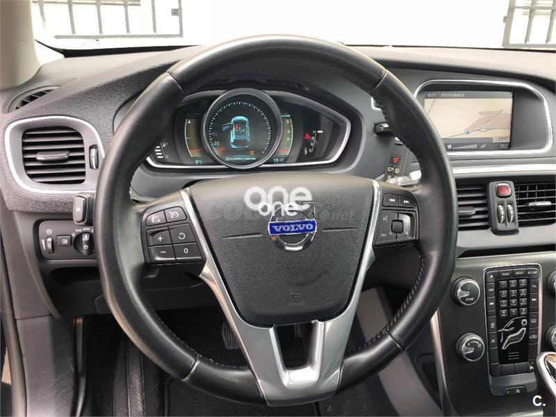 VOLVO V40 Cross Country 2015