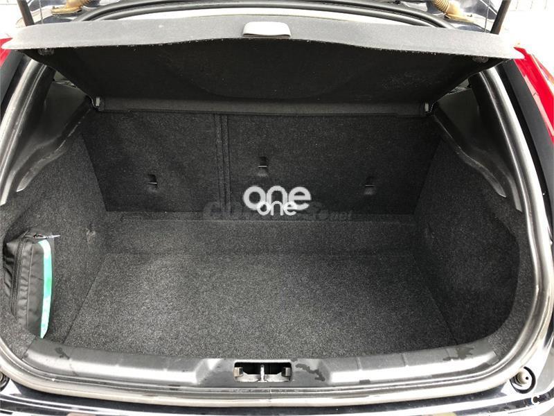 VOLVO V40 Cross Country 2015