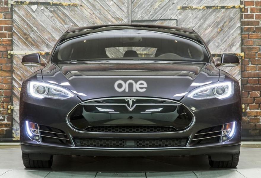 TESLA Model S 2015