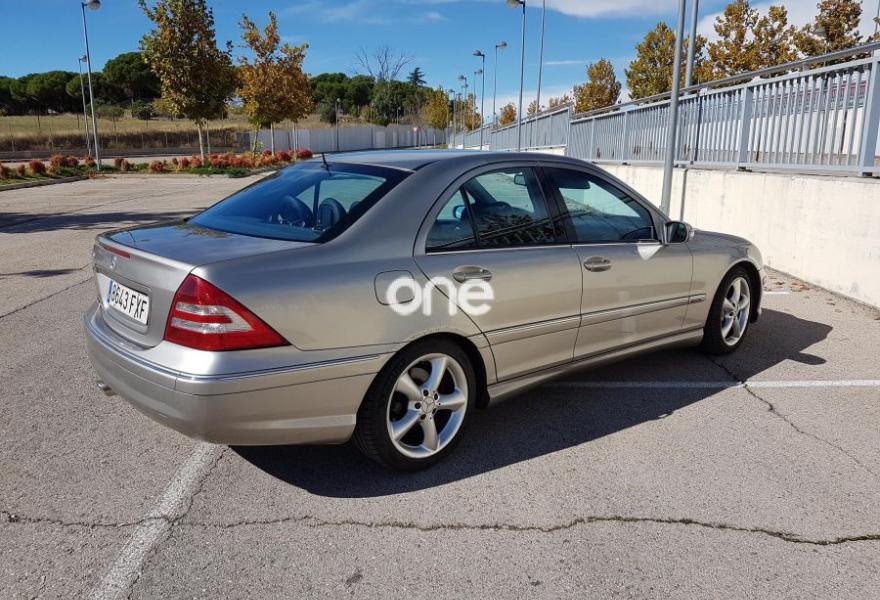 MERCEDES Clase C 2006